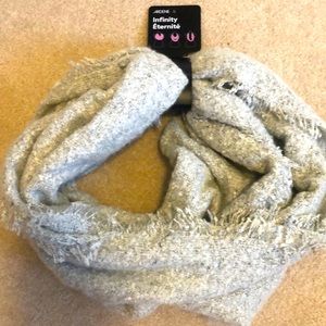 Ardene Infinity Scarf 🍎